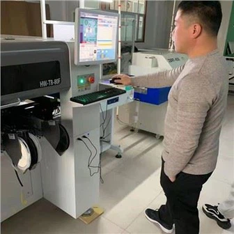 El control numérico recoge y coloca la electrónica.